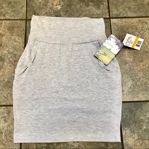 ✨NEW✨Lily White Pullon Skirt Sz Small Pockets